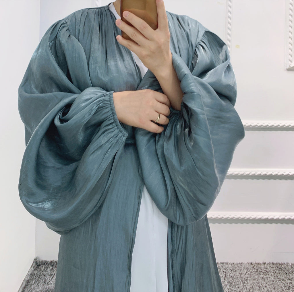 Golden Veil Abaya – Sheer Flowing Luxury Layer