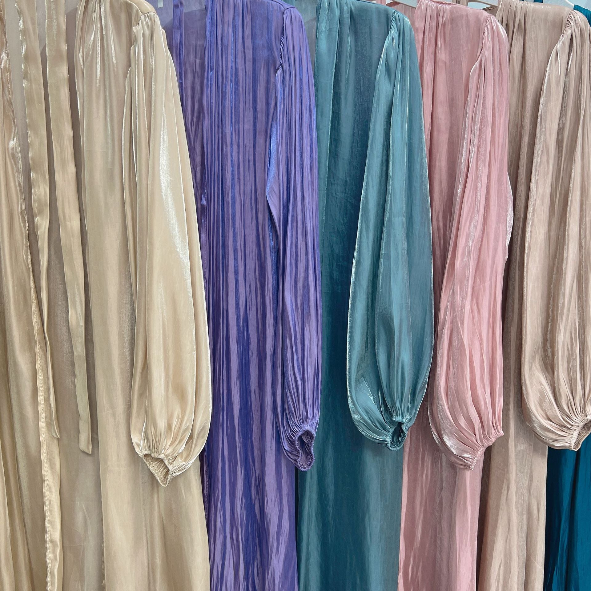 Golden Veil Abaya – Sheer Flowing Luxury Layer