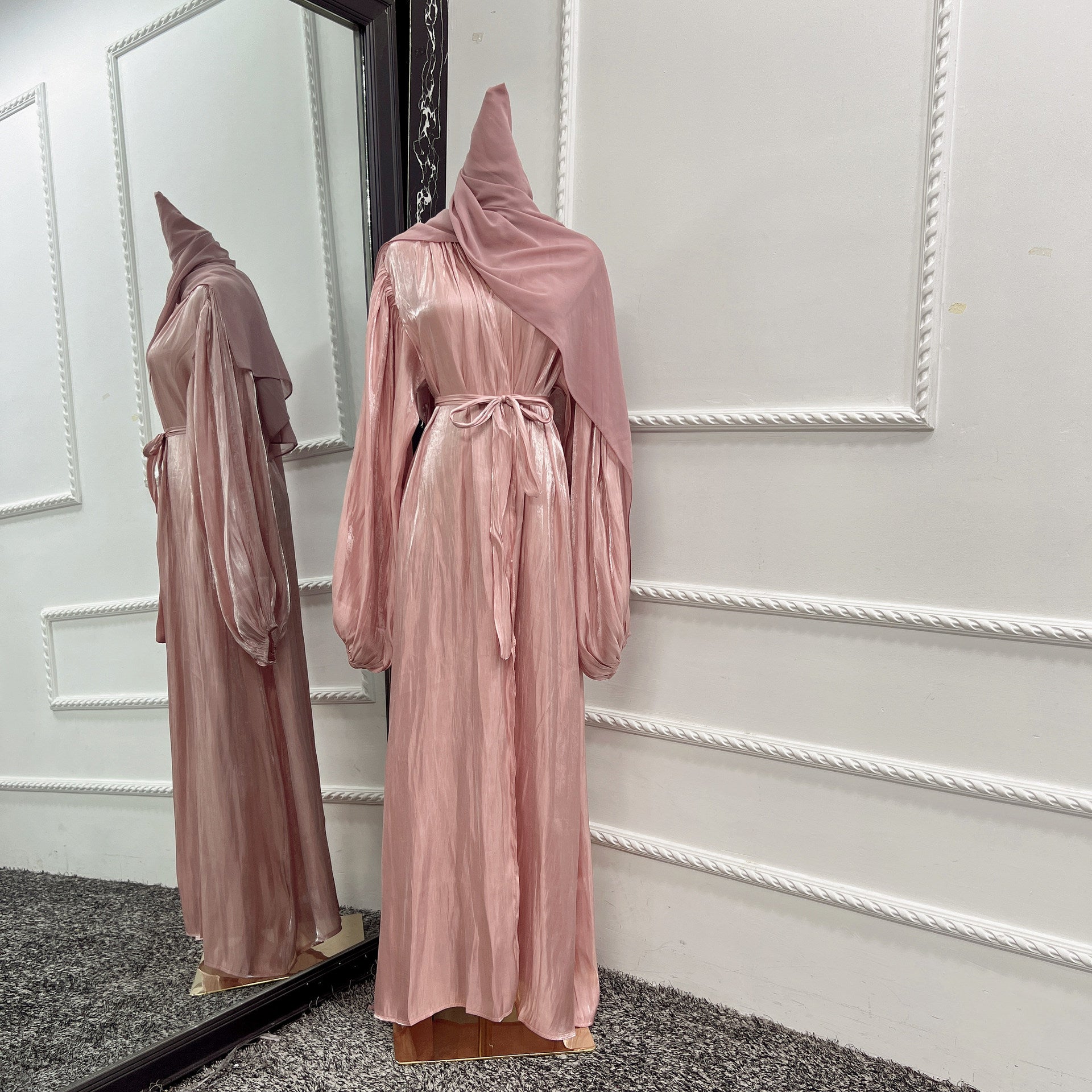Golden Veil Abaya – Sheer Flowing Luxury Layer
