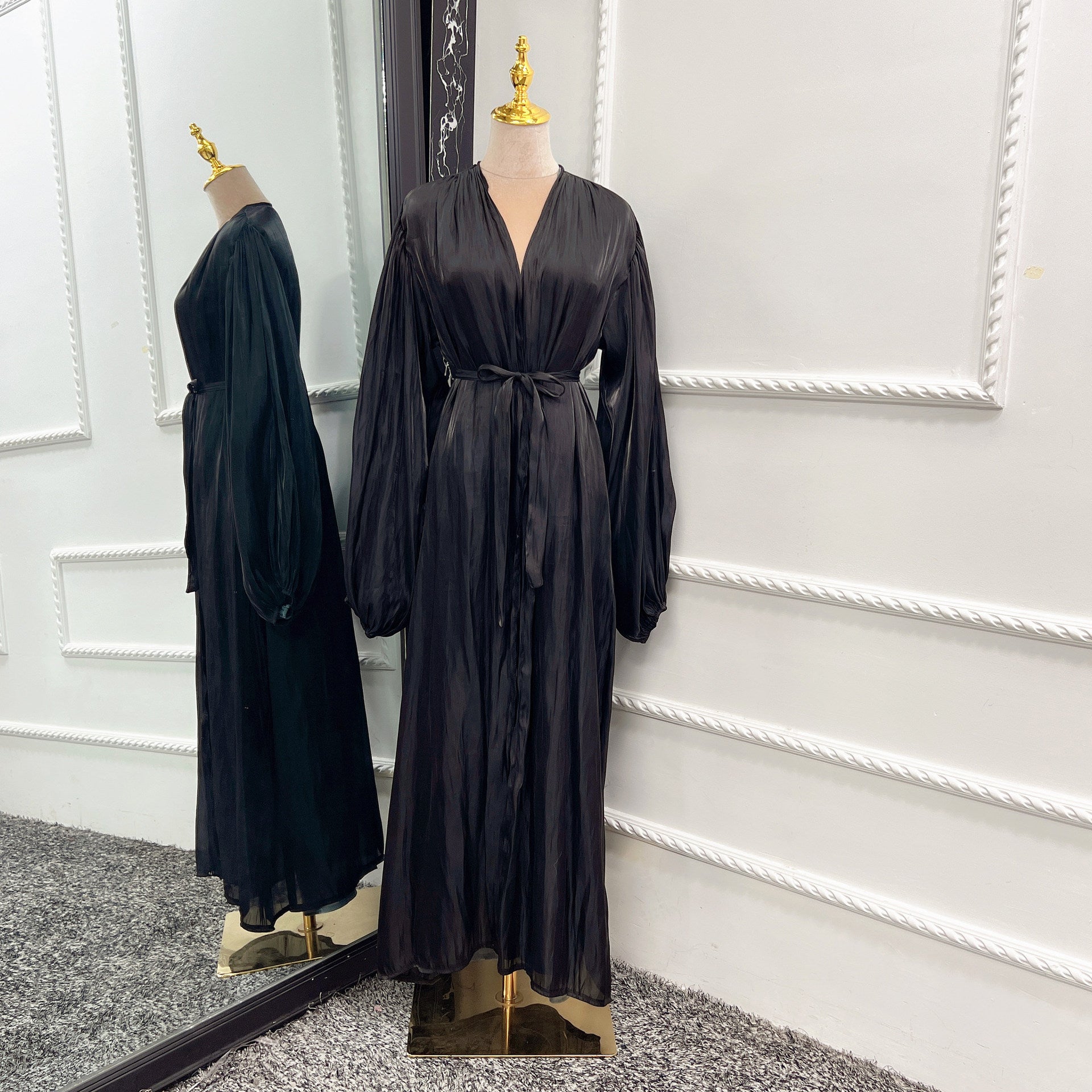 Golden Veil Abaya – Sheer Flowing Luxury Layer