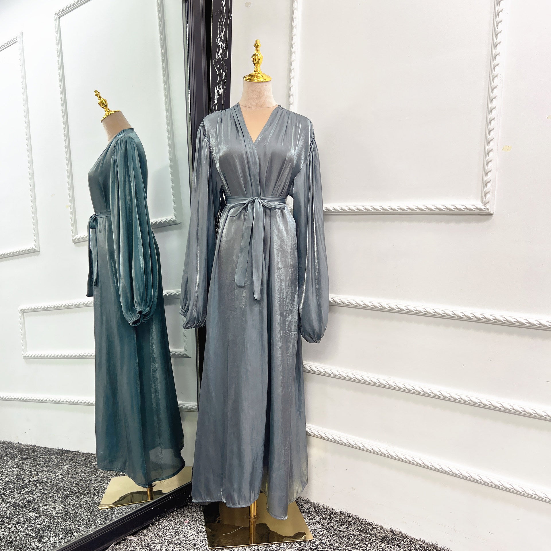 Golden Veil Abaya – Sheer Flowing Luxury Layer