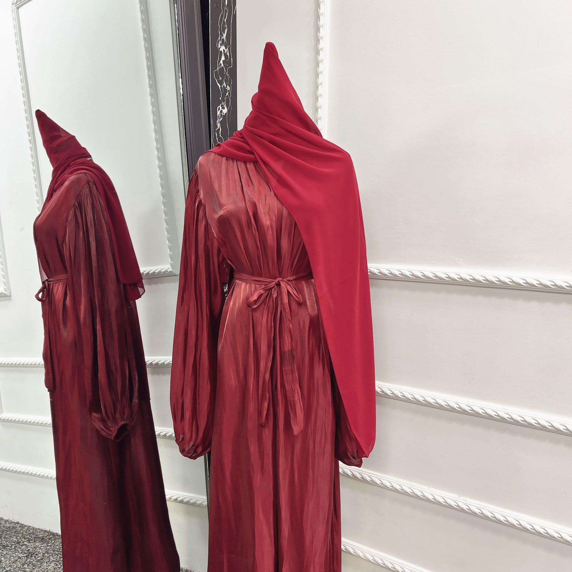 Golden Veil Abaya – Sheer Flowing Luxury Layer